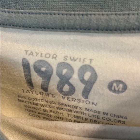 Taylor Swift 1989 baby Tee - Medium - Picture 2 of 3